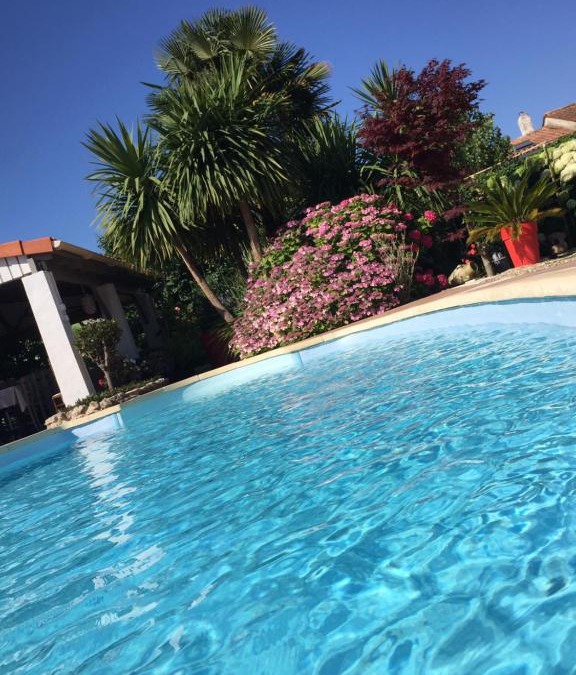 Trizay Bed & Breakfast | La Roseraie