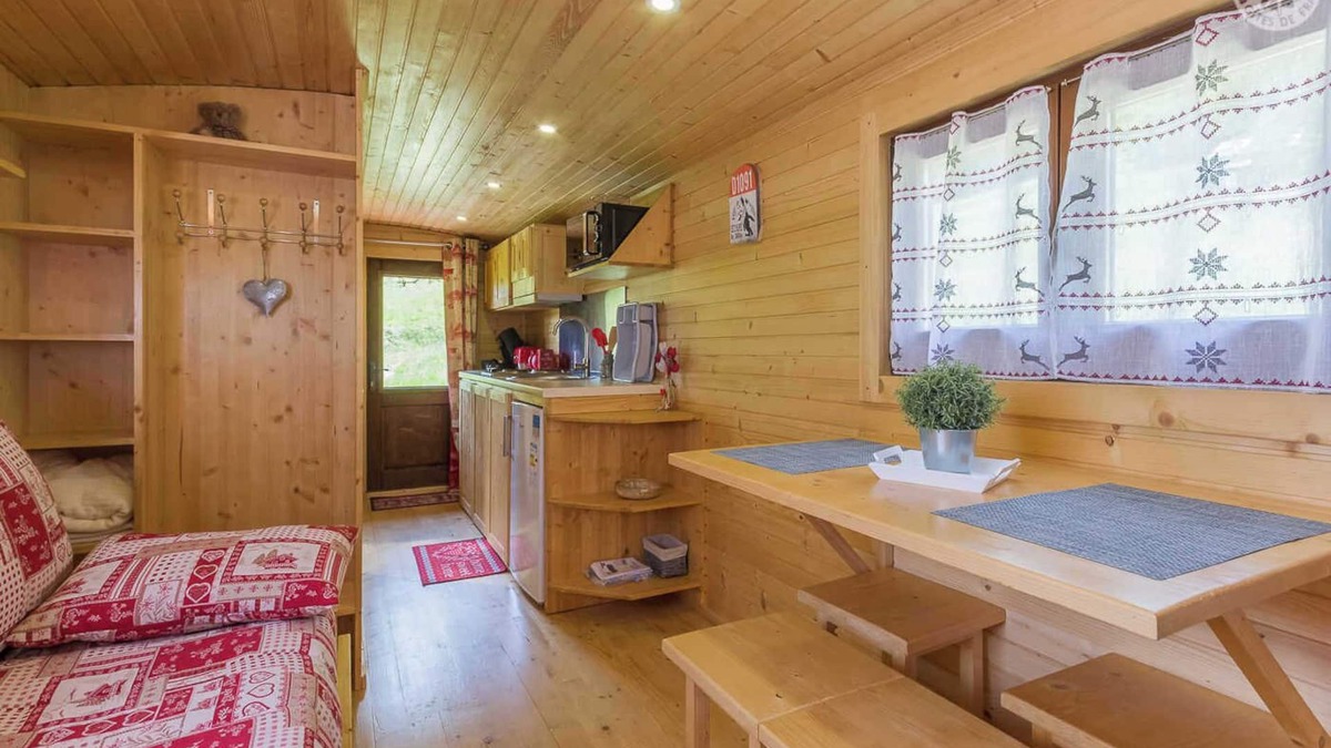 Allondaz House | LA ROULOTTE DU GRAND PRE