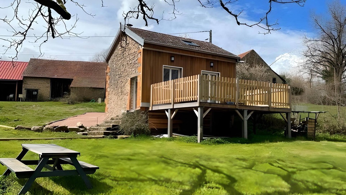 Le Mayet-de-Montagne Ski Chalet | La Saboterie