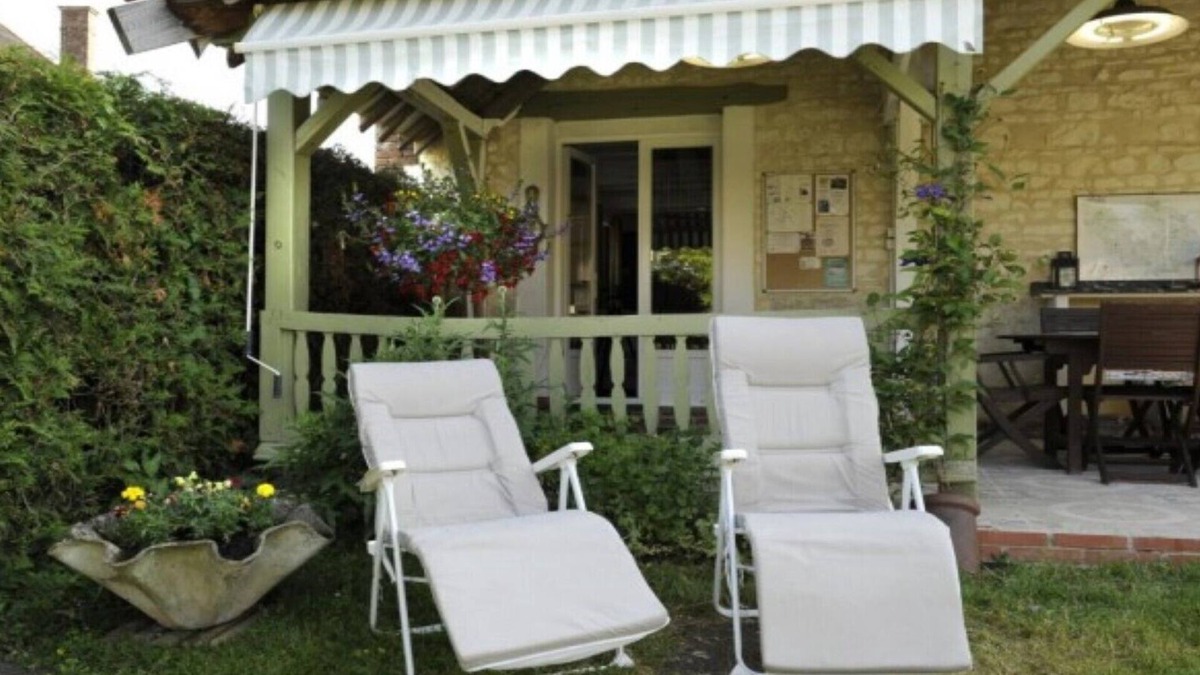 Eaux-Puiseaux House | La Salle de danse....3 stars, for 5 people