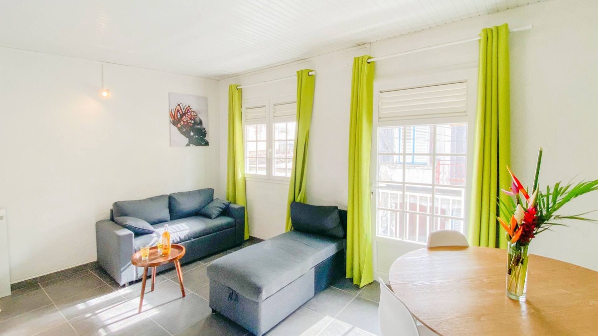 Saint-Pierre Apartment | La Santa Clara - Studio climatisé
