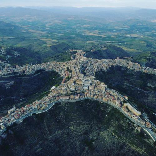 Centuripe House | La sartoria