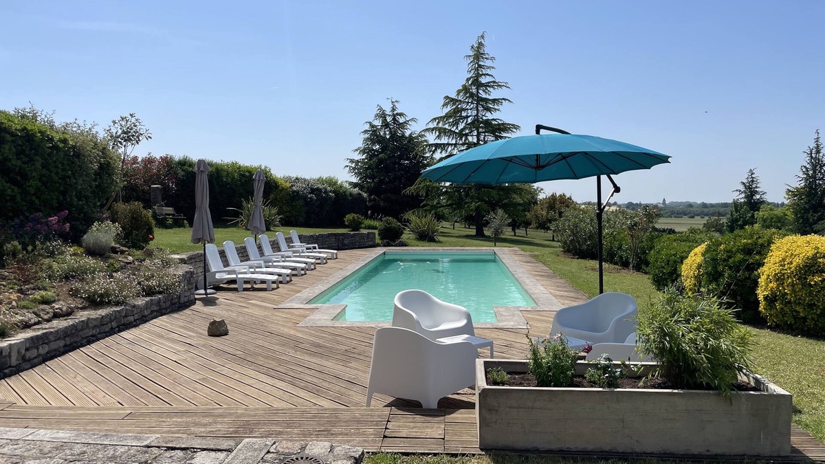 Nieul-sur-l'Autise House | LA SELLERIE: 4-star self-catering cottage with swimming pool in Vendée