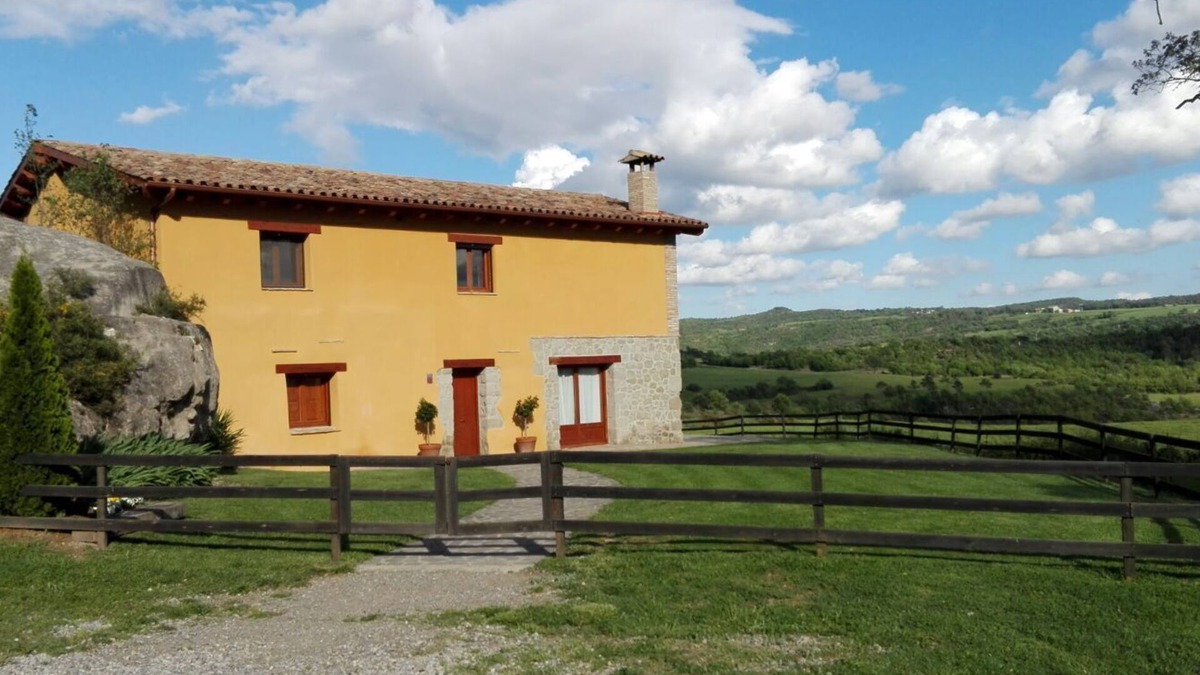Gironella Cottage | La Serreta Casa Rural con Vistas a Montserrat, a 2 Minutos del Pueblo Gironella