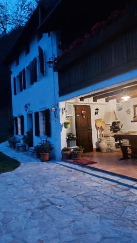 San Gregorio nelle Alpi House | La Stazion