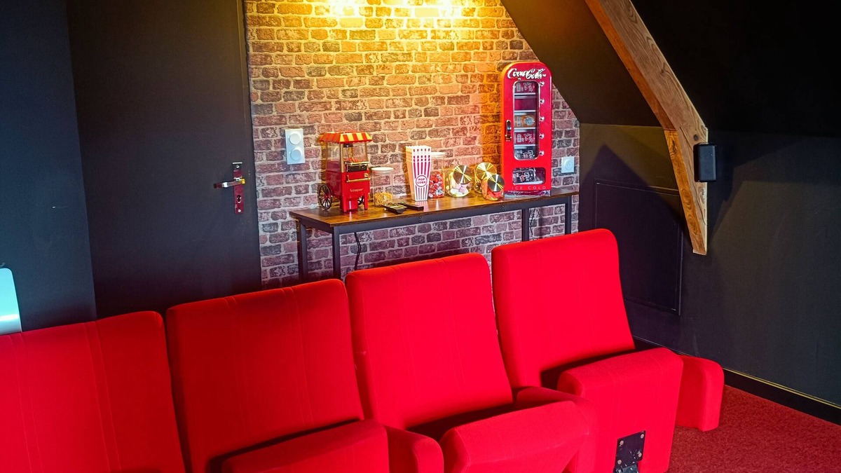 Orthez Apartment | La suite du 7eme Art - 6 pers - Private cinema room