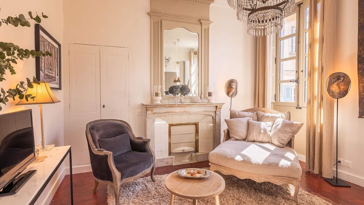 Avignon City Centre Apartment | La Suite N°3 Appt n°IV Charming historic center of Avignon
