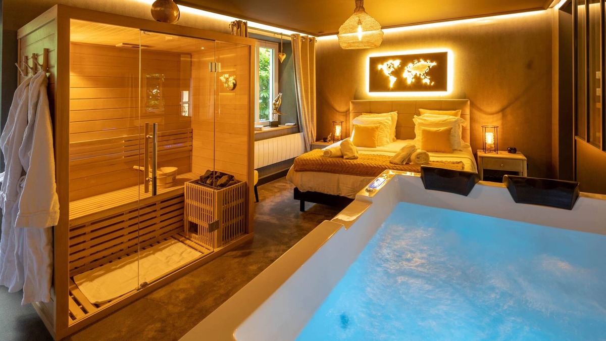Kaysersberg-Vignoble Apartment | La Suite - Romantic escape with spa and private sauna, Beautiful suite with spa, sauna and parkin