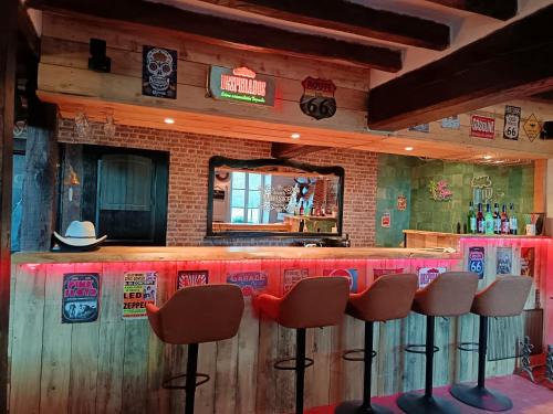 Thury House | La Taverne de la Zibetterie