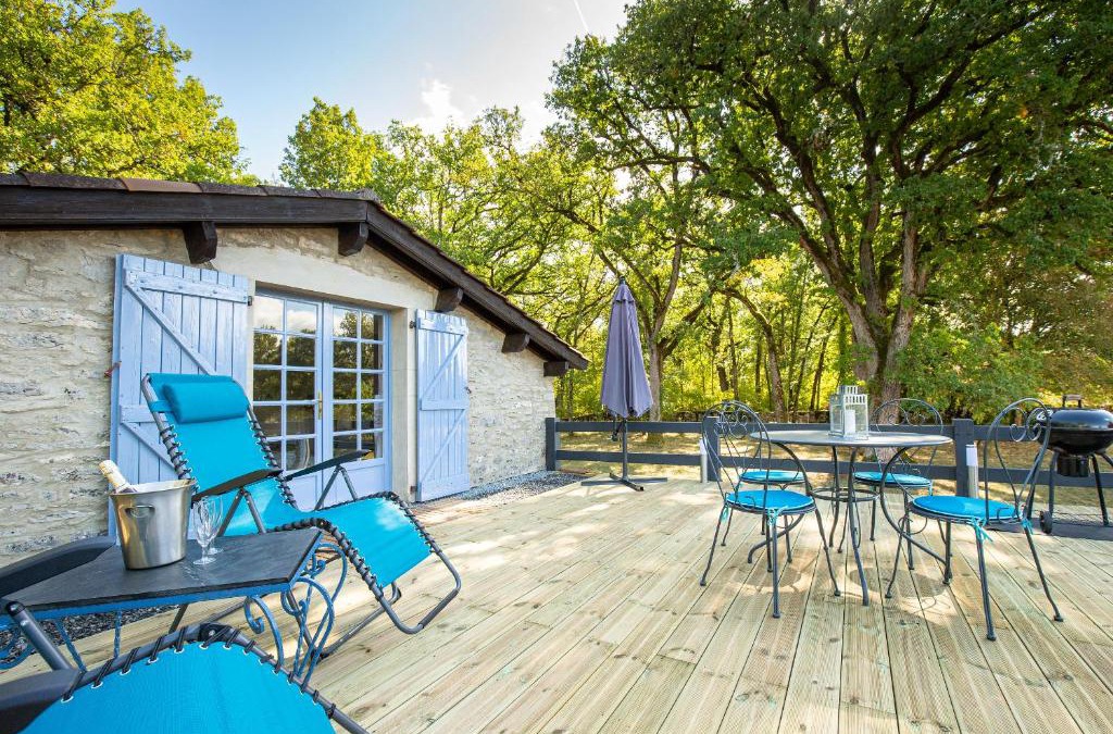Concots House | La Terrasse - A Peaceful Place in the Forest