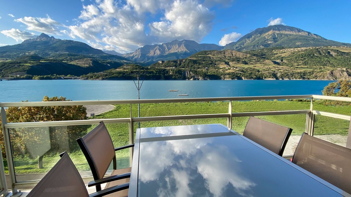 Savines-le-Lac Apartment | La Terrasse au Bord du Lac, vue Panoramique 180 °, Appt 2 ch