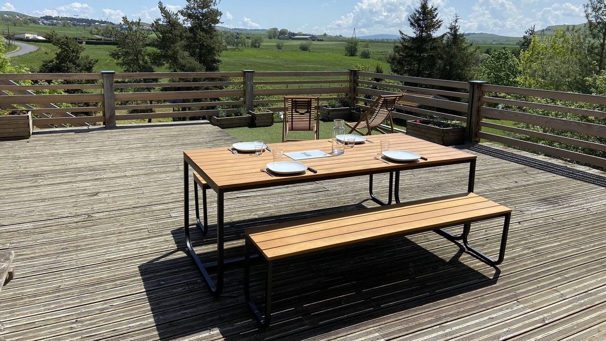 Neussargues-Moissac House | La Terrasse de Tali