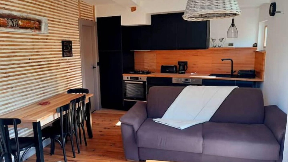 Bagneres-de-Bigorre Apartment | La "terrasse du Tucou" Ensoleillée , vue Montagne