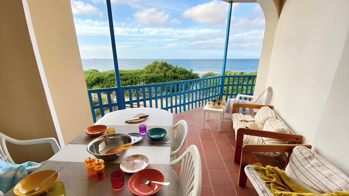 Sa Rocca Tunda Apartment | La Terrazza - Apartment with Sea View Terrace for Families Seeking Relaxation
