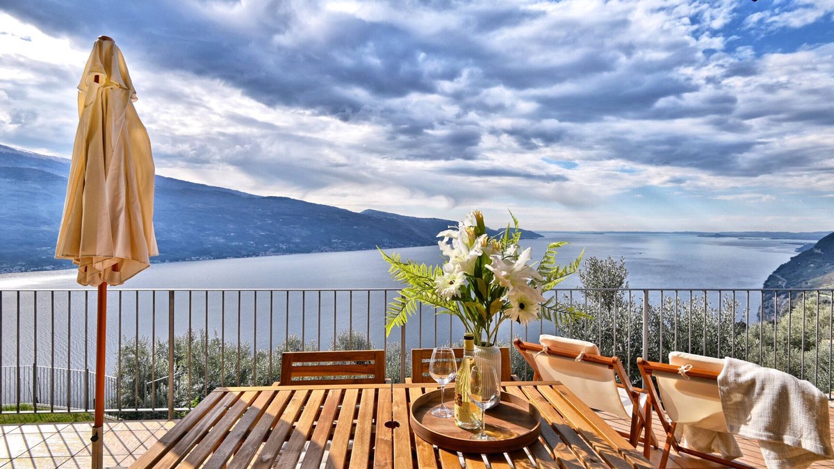 Oldesio Apartment | La Terrazza sul Lago by Theater Home - with marvellous lake view