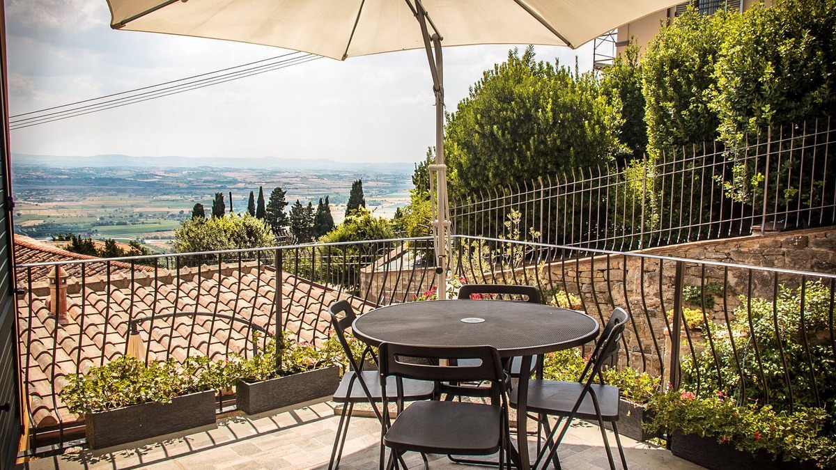Cortona Old Town Apartment | La Terrazza sulla Valle, with private terrace overlooking the valley!