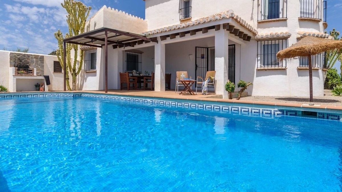 Cajiz Villa | La Torre Cajiz by Ruralidays