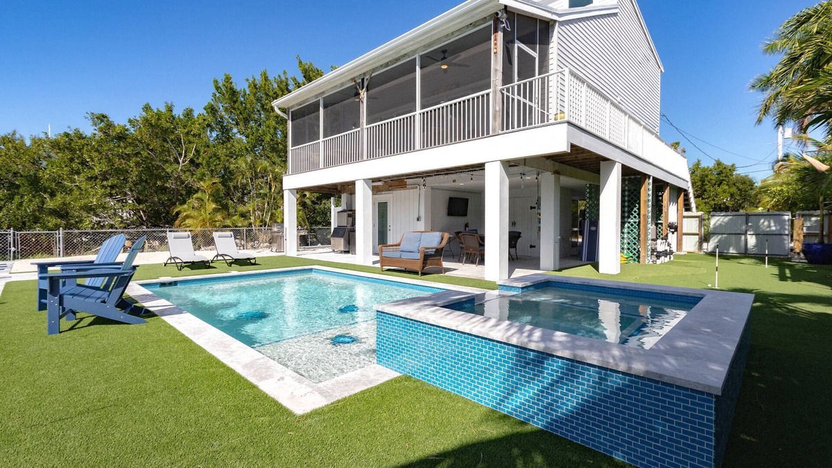 Eden Pines House | La Tortuga: Amazing 2BR Canal Front Home on Big Pine Key, Private Pool, Spa, Dockage & Dog-Friendly