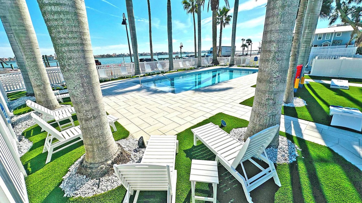 Pass-a-Grille Historic District Apartment | La Tortuga Historic Downtown Pass A Grille St Pete Beach 3