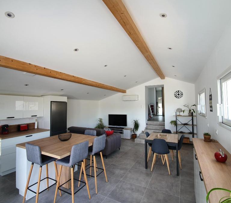 Lussas House | La Tour de l'Hirondelle