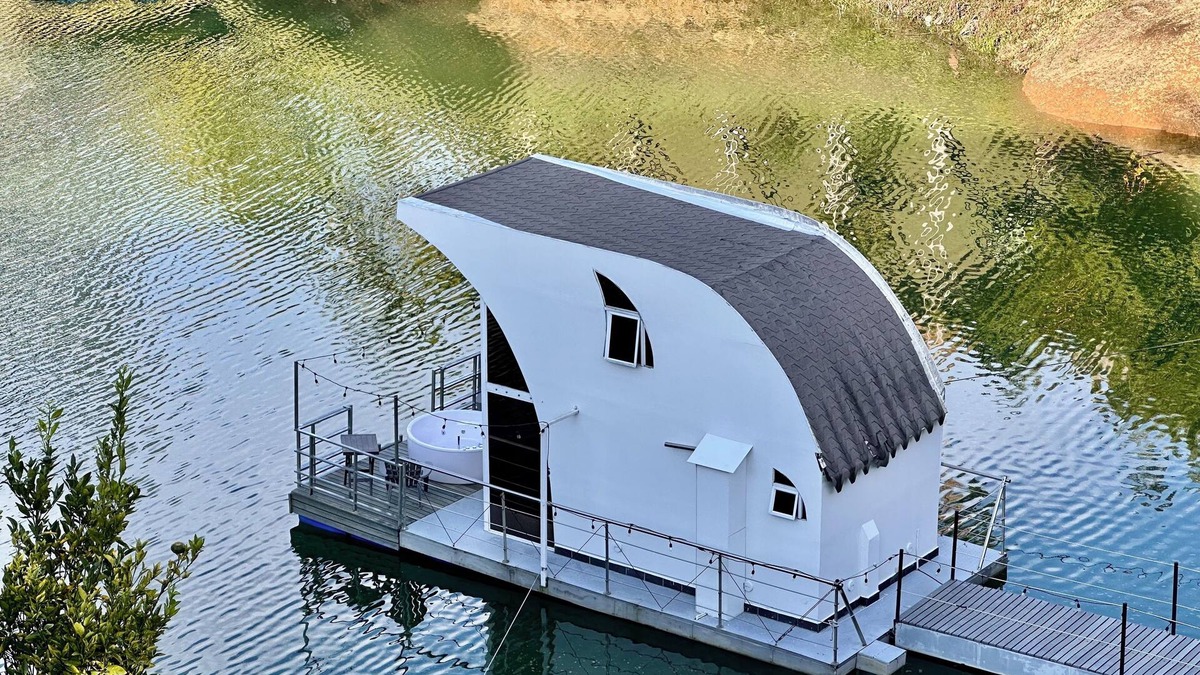 Guatape Boat Rental | La trinidad