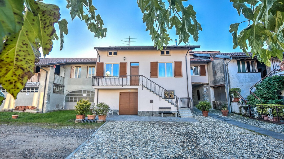 Gavirate House | La Valbinella Few Meters From Varese Lake, Gavirate, Italy