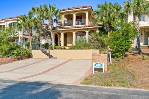 Fort Bay House | La Valencia Villas