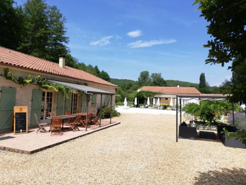 Saint-Martin-des-Combes Bed & Breakfast | La Vergne
