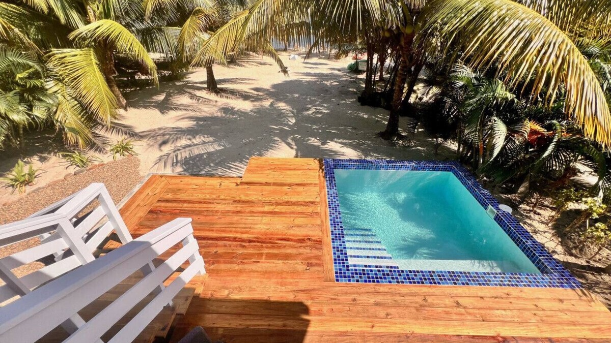 Caribbean Way House | La Vida Casita - Cozy beachfront bungalow steps from the beach.