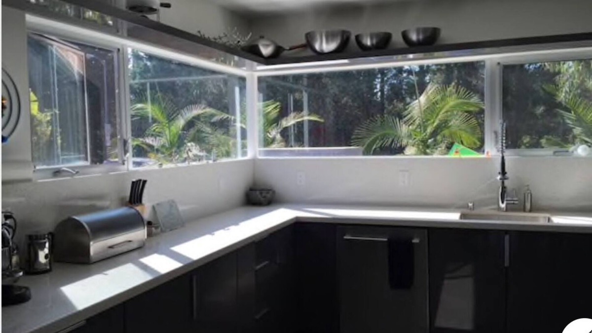 Sunset Park House | La vie en Rose Venice