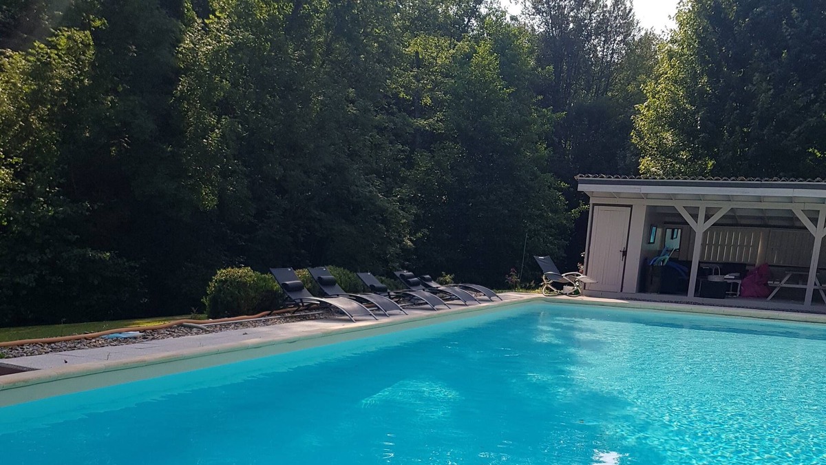 Saint-Paul-la-Roche House | La Vielle Forge 3* Périgord Vert - swimming pool and river