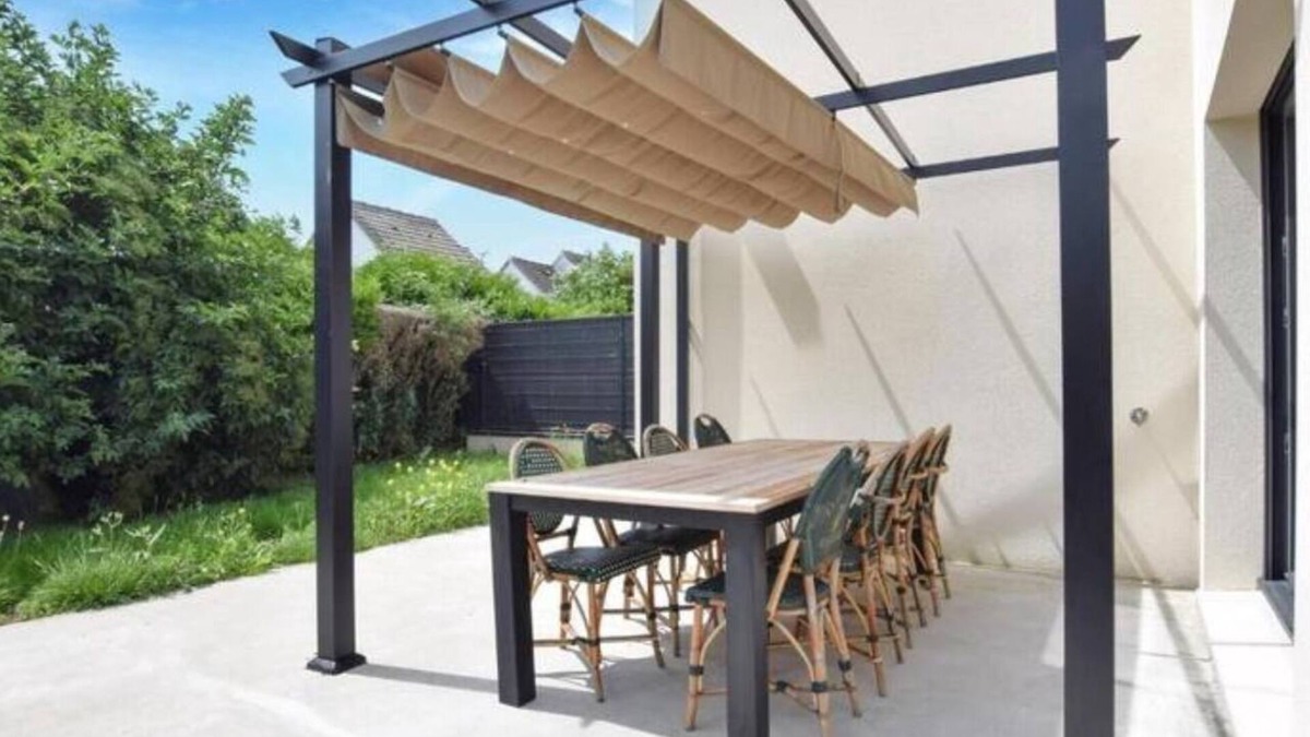 Cagny House | La Villa Caennaise II-Modern villa in Grentheville Caen with 4 bedrooms & garden