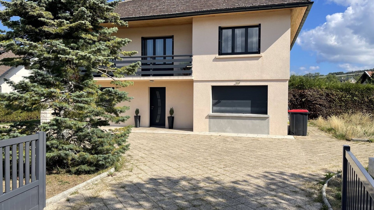 Lompnes Villa | LA Villa DE Hauteville