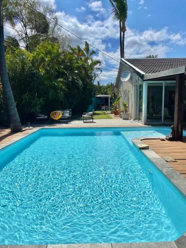 Etang Sale Les Bains Villa | La villa de Claude, charmante villa créole Etang Salé les Bains