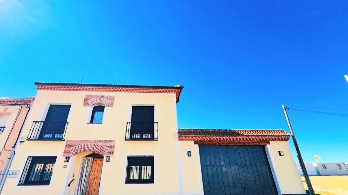 Garcillan Ski Chalet | La Villa de Pi indoor pool, jacuzzi, barbecue 10 min from Segovia
