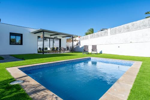 El Roc de Sant Gaieta Villa | La Villa del Roc