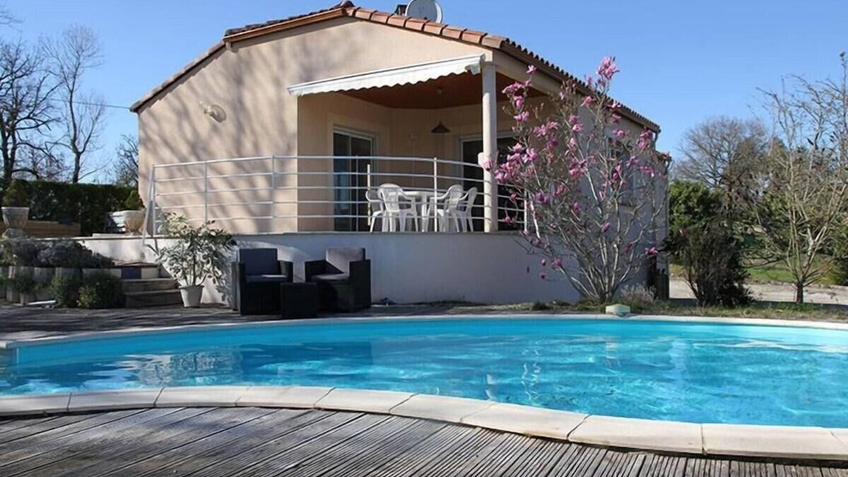 Le Montat House | La Villa des Chênes - LE MONTAT