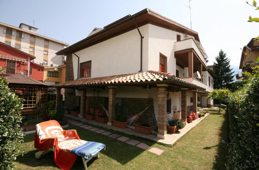 Pratola Peligna Bed & Breakfast | La Villa