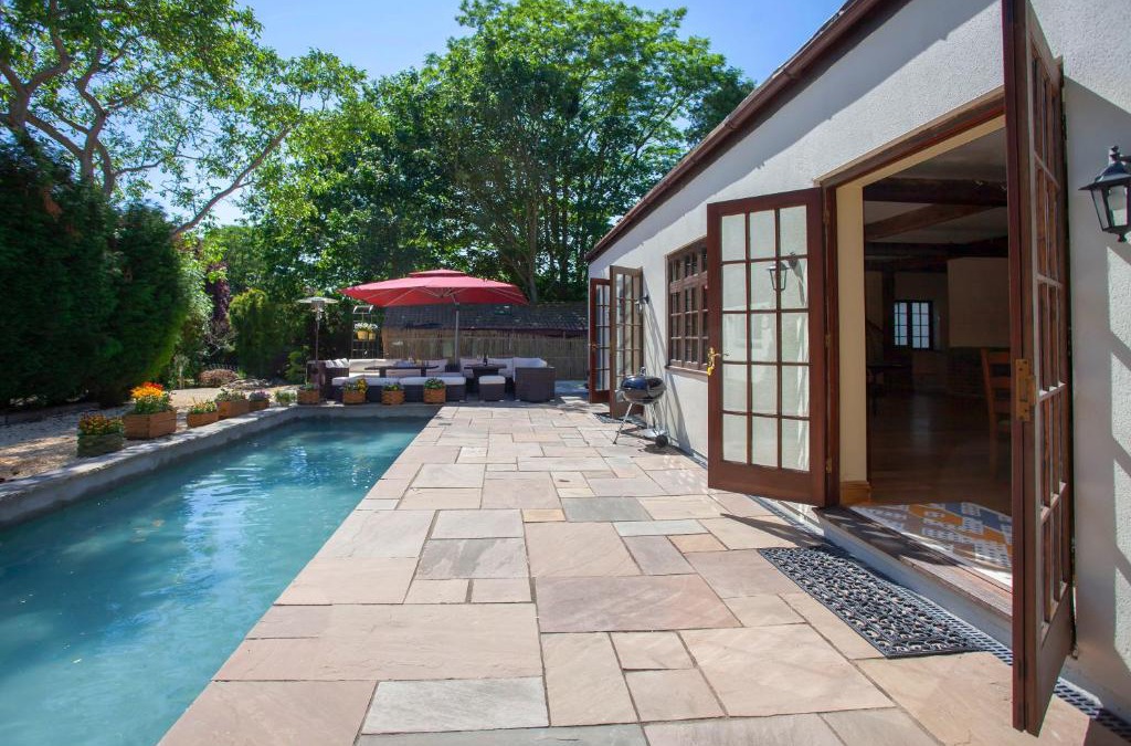 Olveston Villa | La Villa Olli -Natural pool & Hot tub