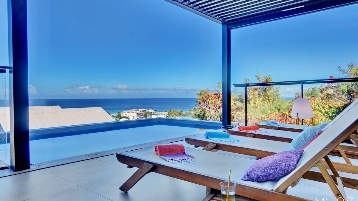 St Gilles-les-Bains Villa | La Villa Azur Saint-Gilles * - Reunion Island - Seaview, Pool, Beach & BBQ!
