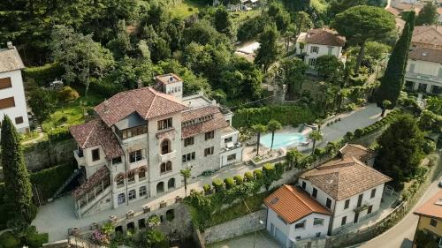 Torno House | La Villa Regia