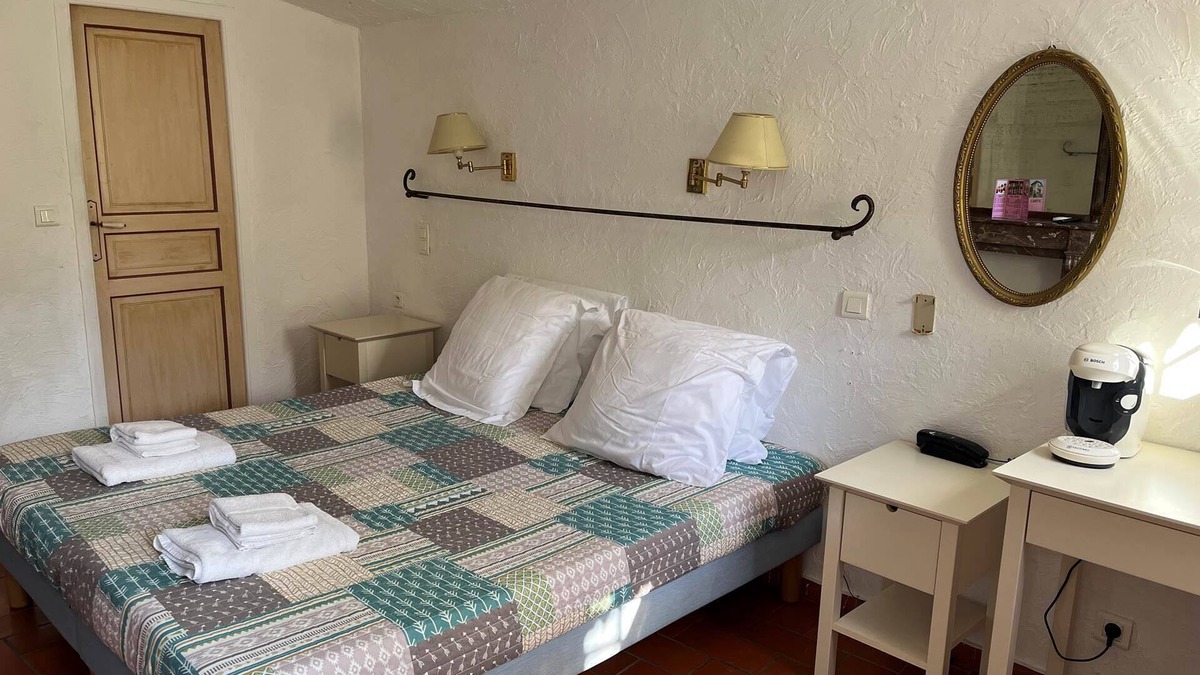 Vence Hotel | LA Villa Roseraie , Hotel Familial Ouvert Toute L Annee Animaux Acceptes