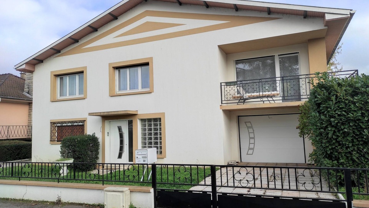 Amneville House | La Villa Sainte-rose: Gîte 3 Chambres Avec Jardin à 5 min de la Cité des Loisirs