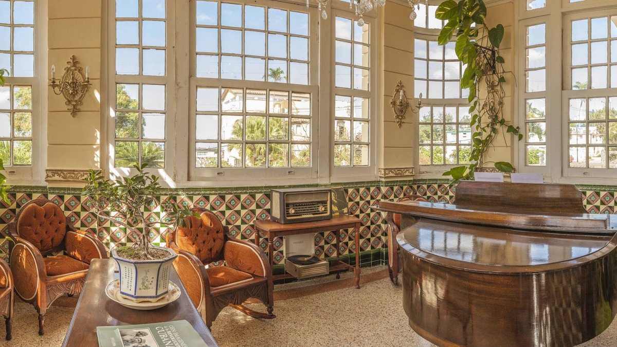 Municipality of Diez de Octubre Bed & Breakfast | La Villa Teresa