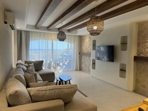 Ad-Dab'ah Ski Chalet | La Vista Bay - Chalet