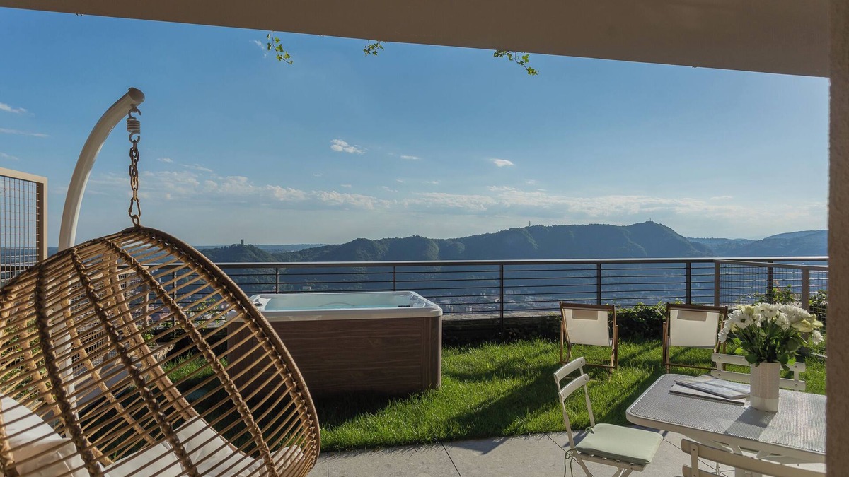 Como Apartment | La Vista Bonita - One Bedroom Apartment, Sleeps 2