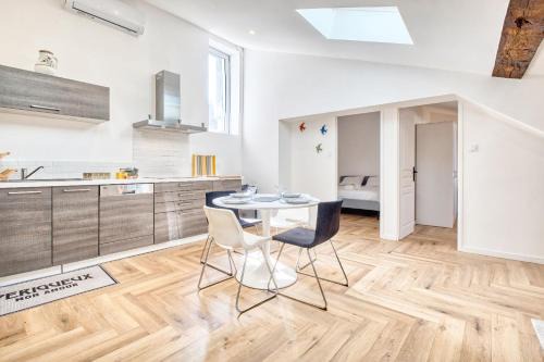 Perigueux Apartment | la voliere de la Cathedrale