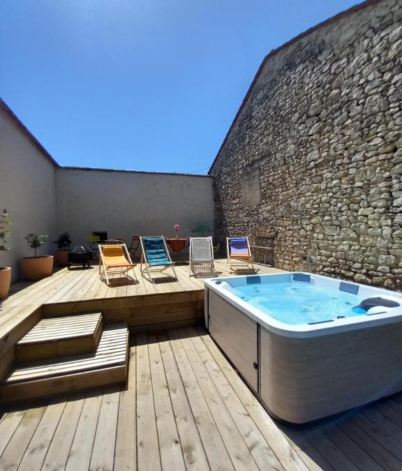 Riocaud Bed & Breakfast | La yourte des Merveillaux