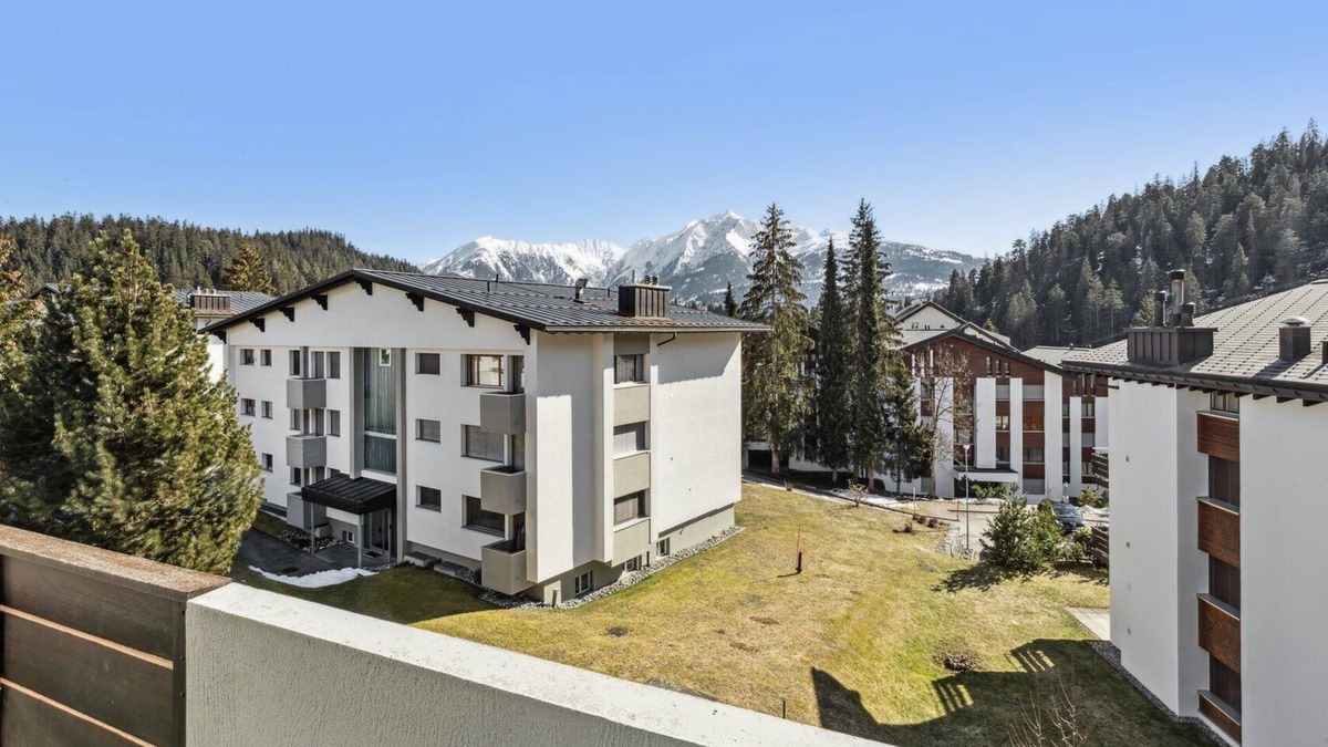 Laax Apartment | Laax 365 Ski IN & Ski OUT - Bike & Relax with a view of the mountains, up to 6 people