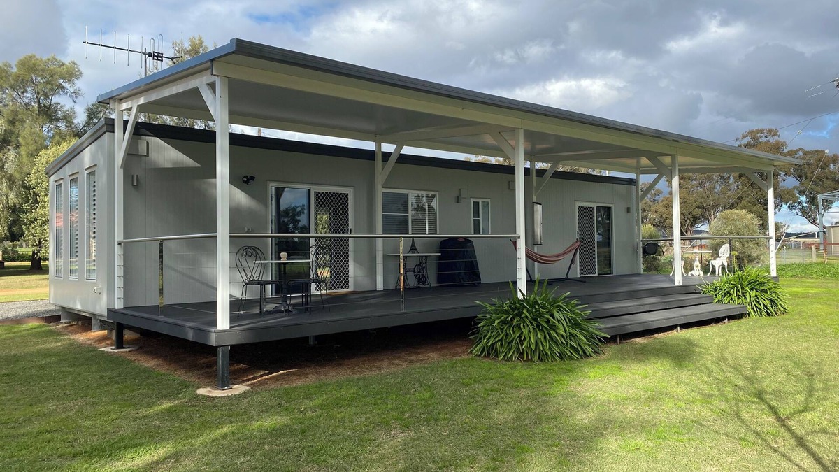 Dubbo Apartment | Labanna Lake - Country views, Peaceful, Quiet, Safe,